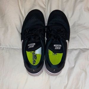 Nike Free RN Sneakers